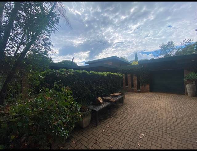 4 BEDROOM HOUSE FOR SALE IN CLUBVILLE